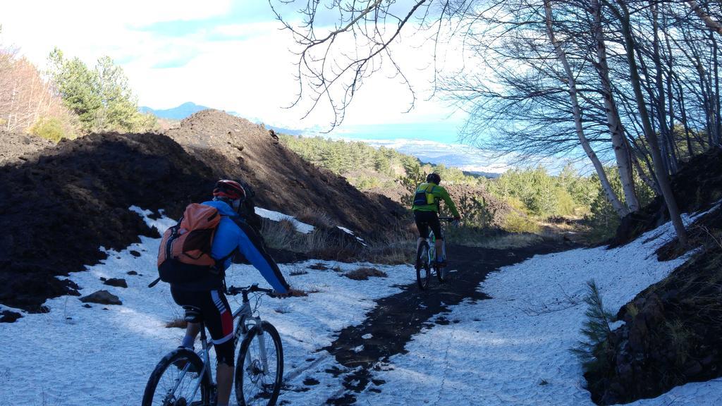 Etna Bike Holiday Zafferana Etnea Exterior photo